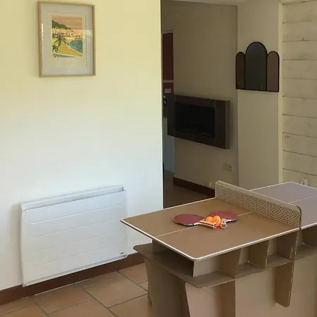 Maison Avec Vue Sur Le Viscos 度假居 *
